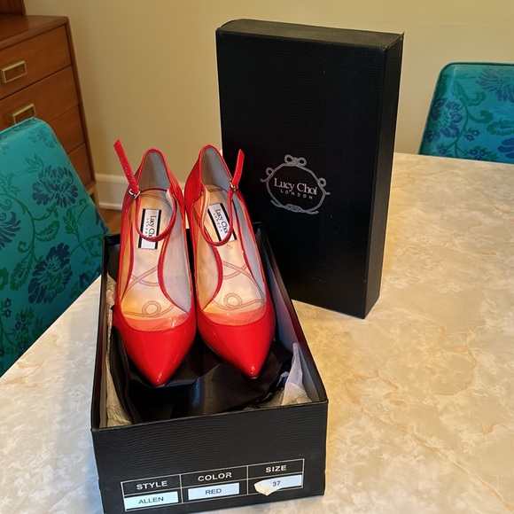 Lucy Choi London NIB fire engine red patent leather heels - Picture 6 of 6